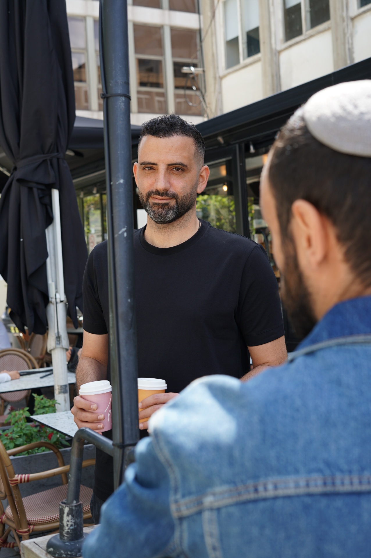 אושר עמר בעבודה